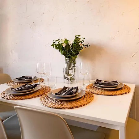 Cozy Parisian Montorgueil Апартаменты Париж