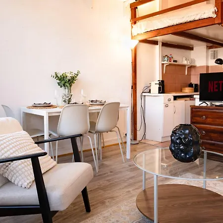 Cozy Parisian Montorgueil アパート *