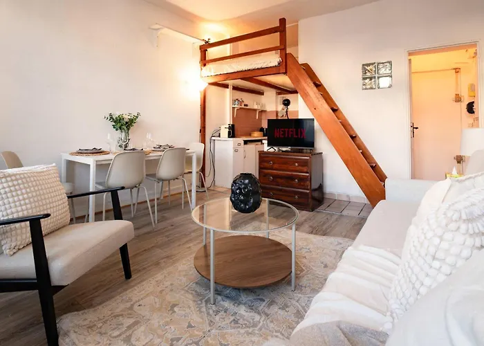 Апартаменты Cozy Parisian Montorgueil