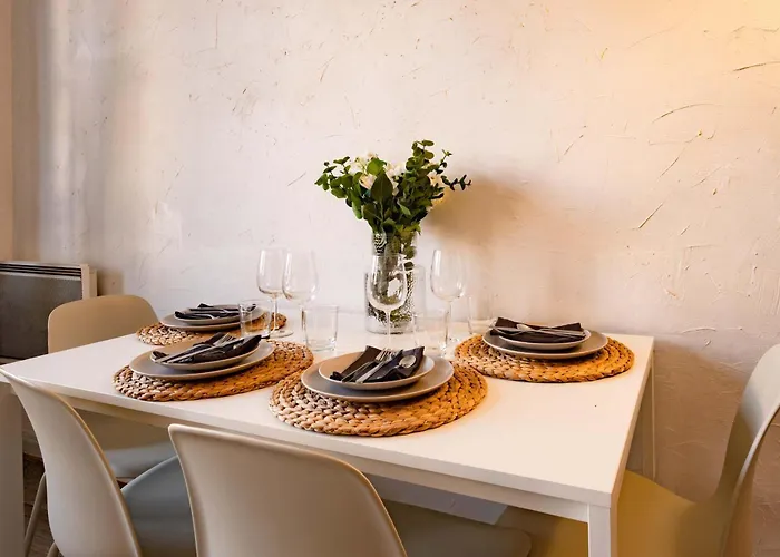 Cozy Parisian Montorgueil Апартаменты Париж