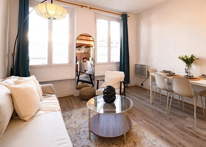 Cozy Parisian Montorgueil アパート